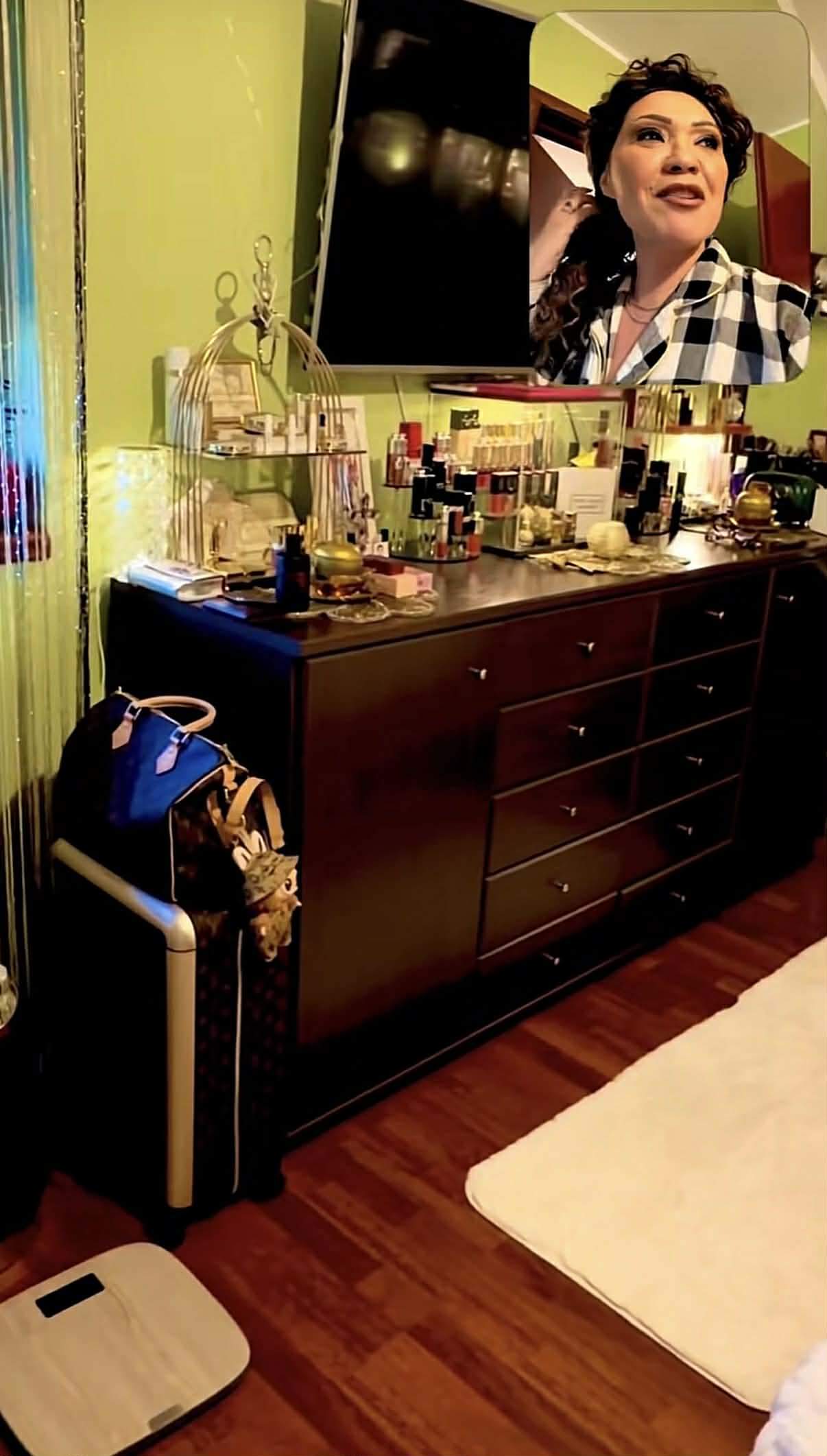 Imagini din dormitorul Minodorei. Cum au reacționat fanii când au văzut cum arată camera artistei