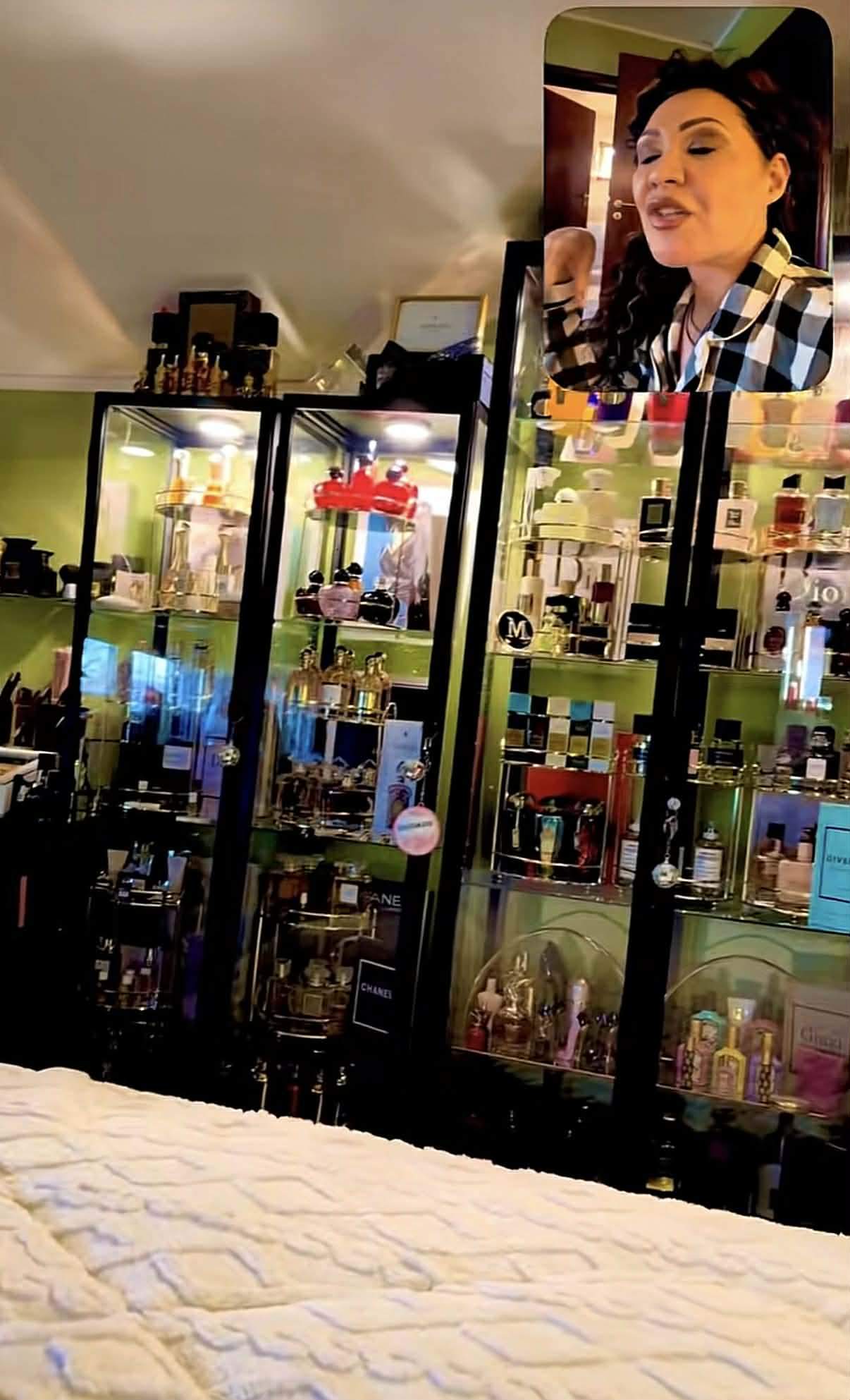 Imagini din dormitorul Minodorei. Cum au reacționat fanii când au văzut cum arată camera artistei