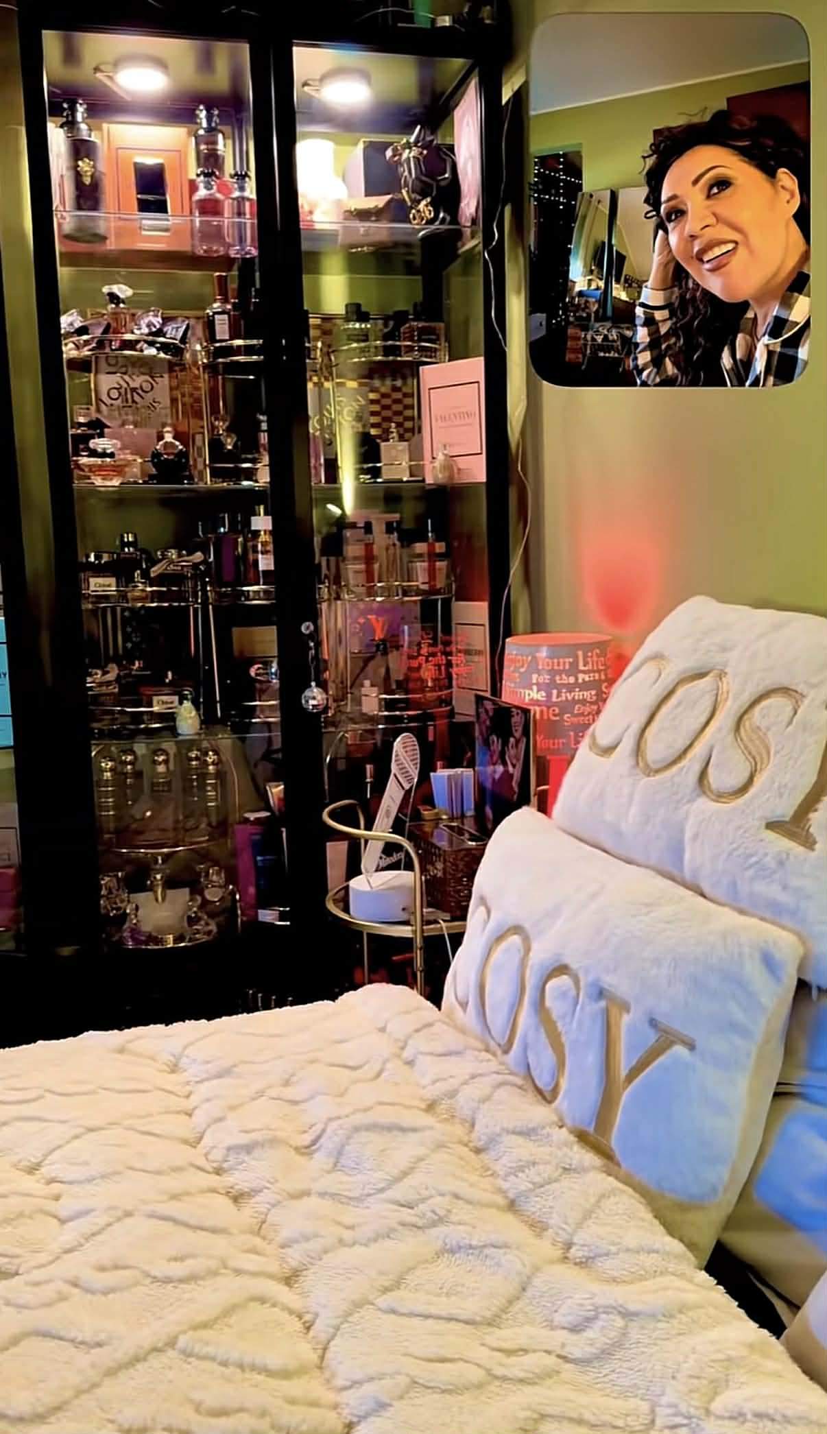 Imagini din dormitorul Minodorei. Cum au reacționat fanii când au văzut cum arată camera artistei