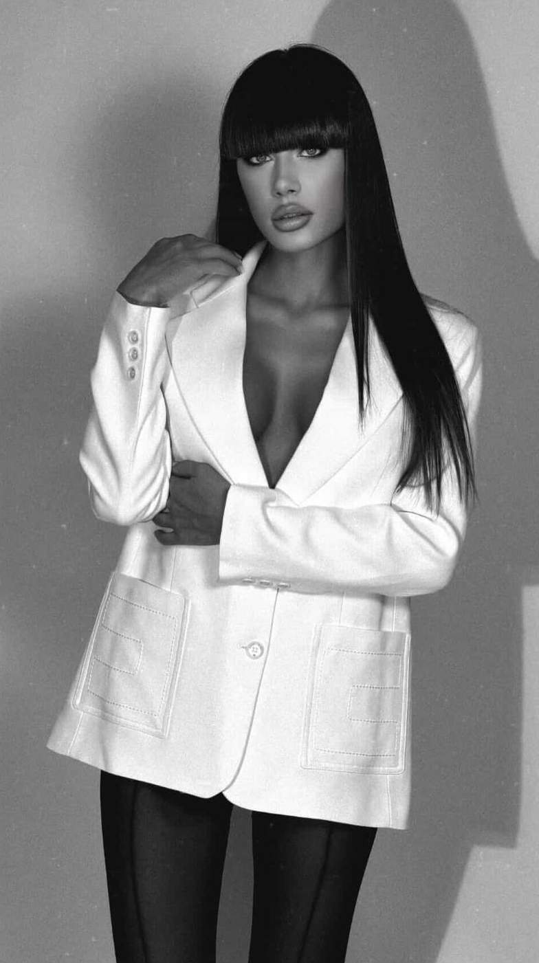 Narcis Bujor, fosta ispită de la Insula Iubirii, îndrăgostit lulea de o brunetă misterioasă! Cine e femeia cu care s-a cuplat