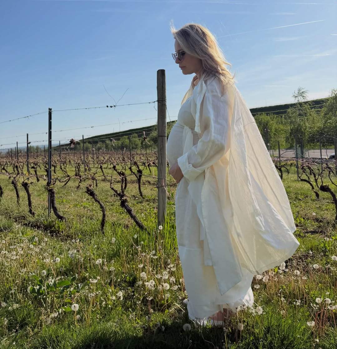 Laura Cosoi, însărcinată