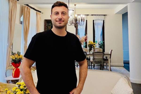 Valentin Sanfira, în casă