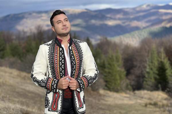 Valentin Sanfira, în natură
