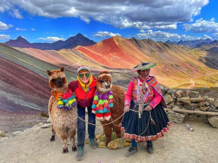 Povestea influenceriței din România care și-a schimbat viața la 37 de ani. A plecat din țară cu 1000 de euro și un cățel adoptat