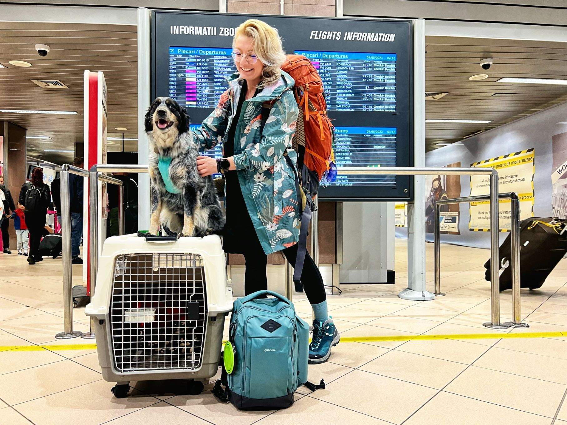 Povestea influenceriței din România care și-a schimbat viața la 37 de ani. A plecat din țară cu 1000 de euro și un cățel adoptat