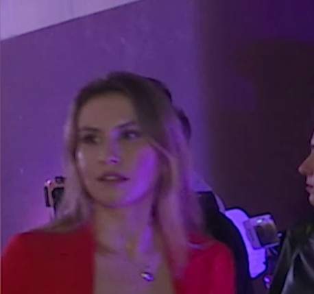 Psiholoaga acuzată că ar fi furat ceasul de 170.000 euro, prima apariție la un eveniment monden. Diana Pîrje a fost în arest la domiciliu