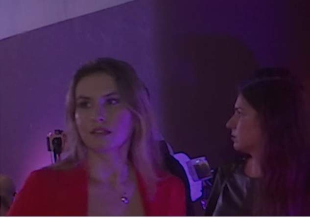 Psiholoaga acuzată că ar fi furat ceasul de 170.000 euro, prima apariție la un eveniment monden. Diana Pîrje a fost în arest la domiciliu