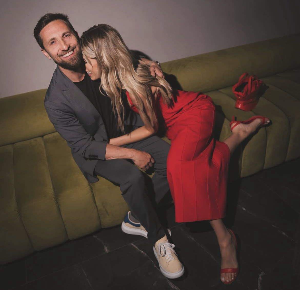 Gabriela Prisăcariu și Dani Oțil, în ipostaze apropiate