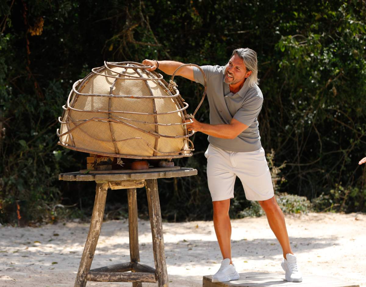 Săptămâna ajunge diseară la final, la Survivor, cu un joc motivant de recompensă și cu o eliminare din tribul Faimoșilor!