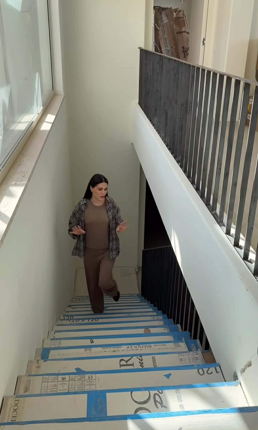 O influenceriță din România se mută în Creta! Cum arată casa superbă pe care a renovat-o