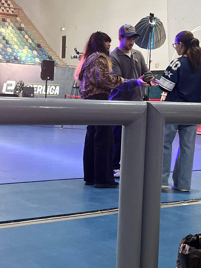 Cum se comportă Mădălin Șerban cu fanii atunci când nu știe că este fotografiat. Imagini exclusive cu fostul concurent Power Couple