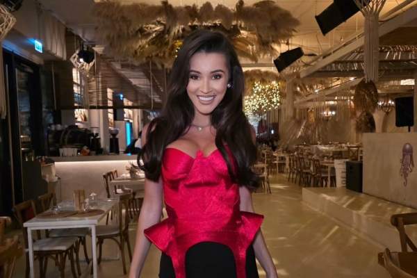 Ana Maria Barnoschi, elegantă