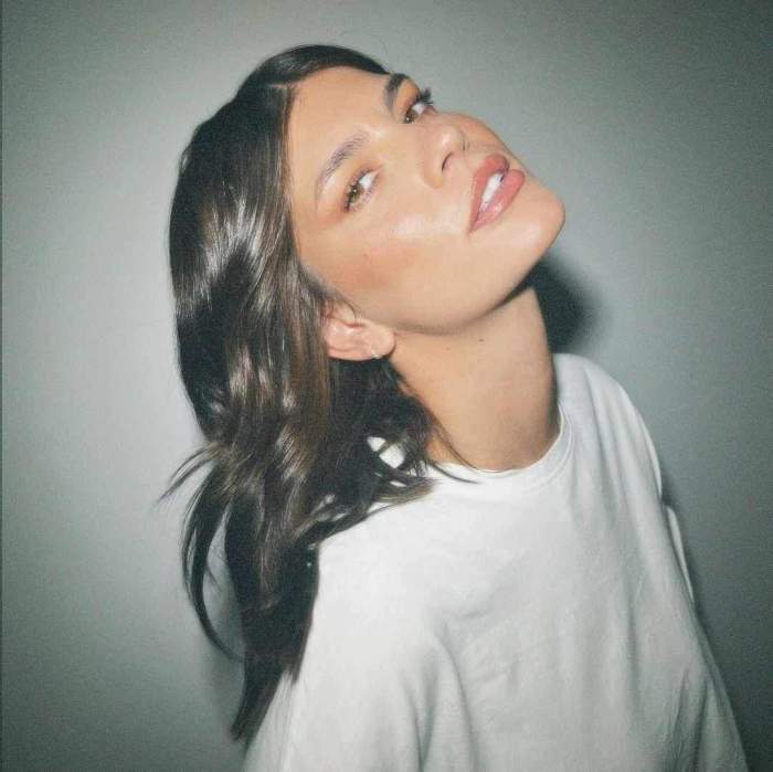 laura giurcanu selfie