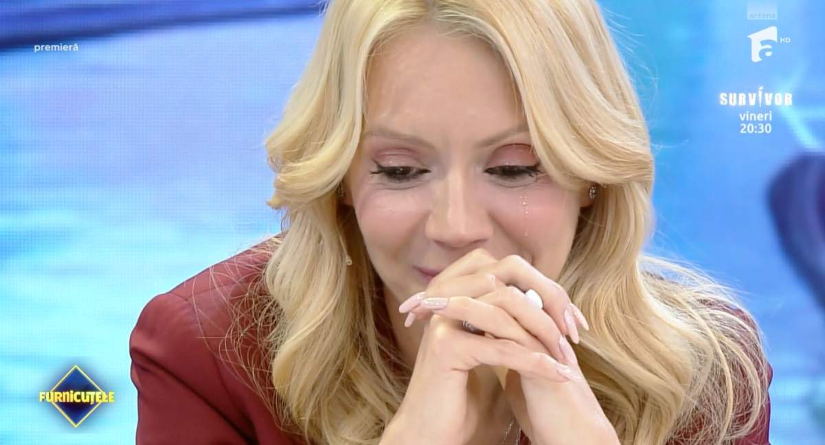 Daciana Sârbu plânge