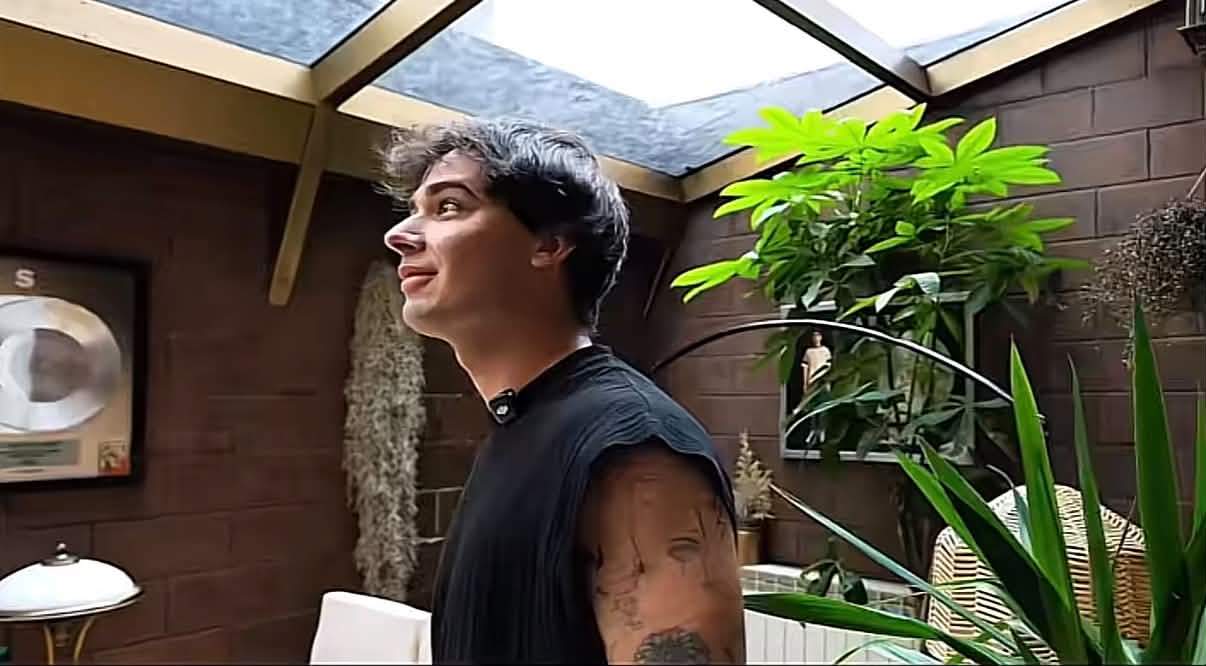 Cum arată casa lui Rareș Mariș. Imagini de senzație din locuința de vis