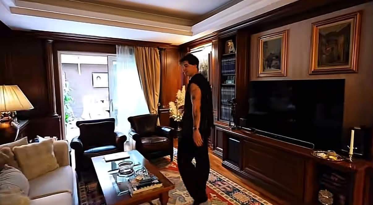 Cum arată casa lui Rareș Mariș. Imagini de senzație din locuința de vis