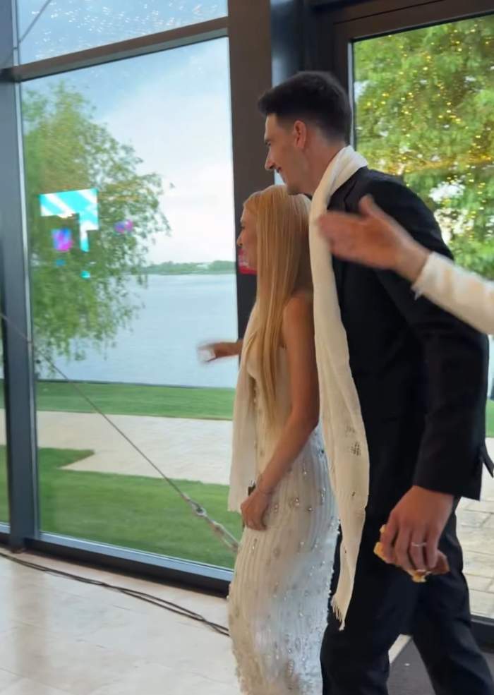 Cum au fost primiți în restaurant Andreea Bălan și Victor Cornea