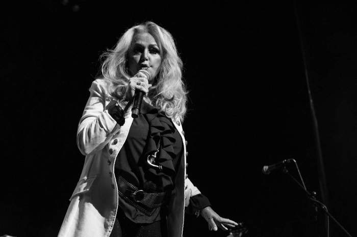 Bonnie Tyler, în stare gravă după ce a suferit un stop cardiac. Medicii au resuscitat-o