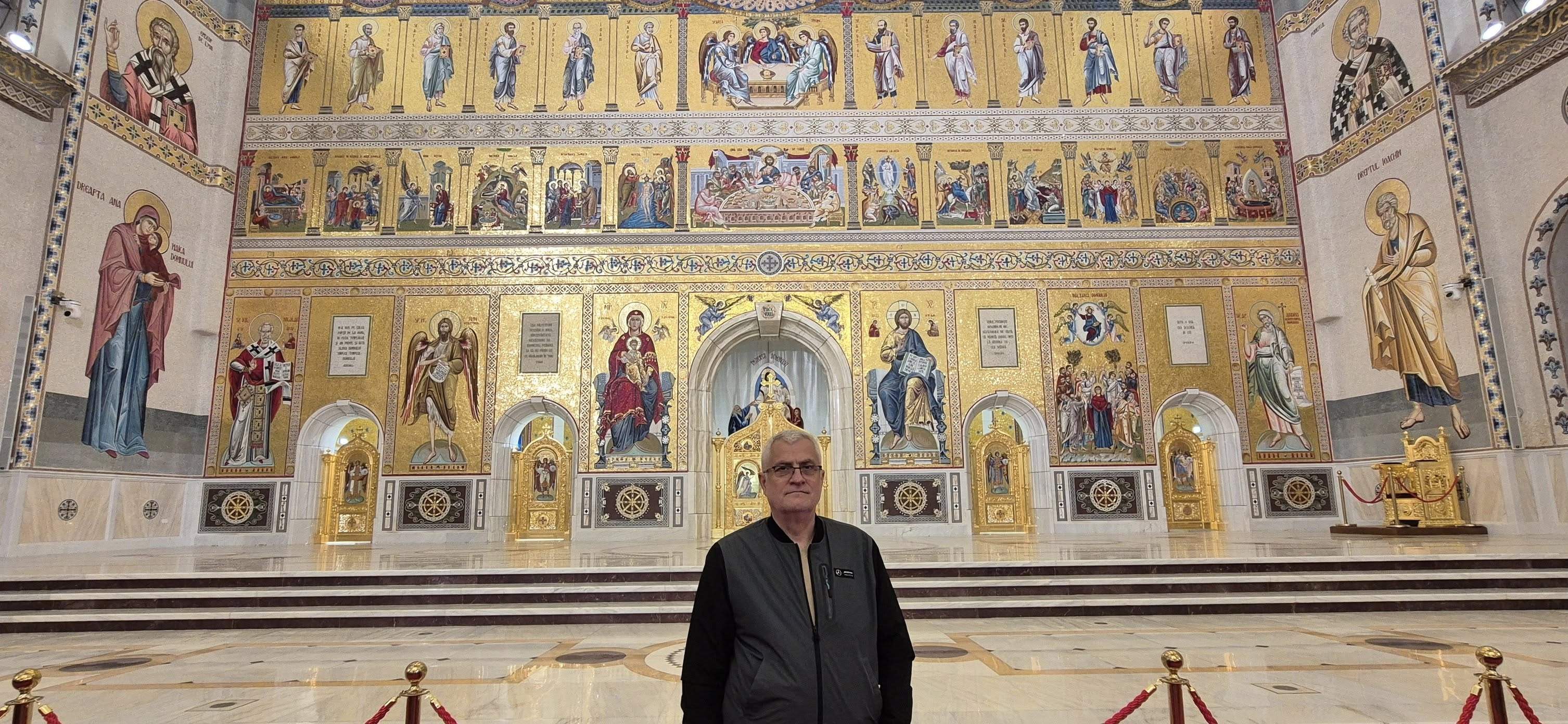 Dragoș Ovidiu Argeșanu, în biserică