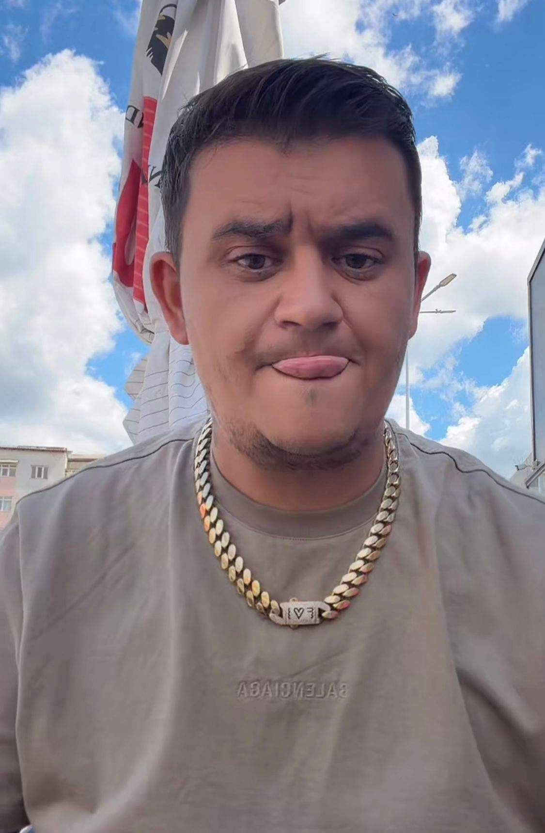 Florinel, live pe TikTok