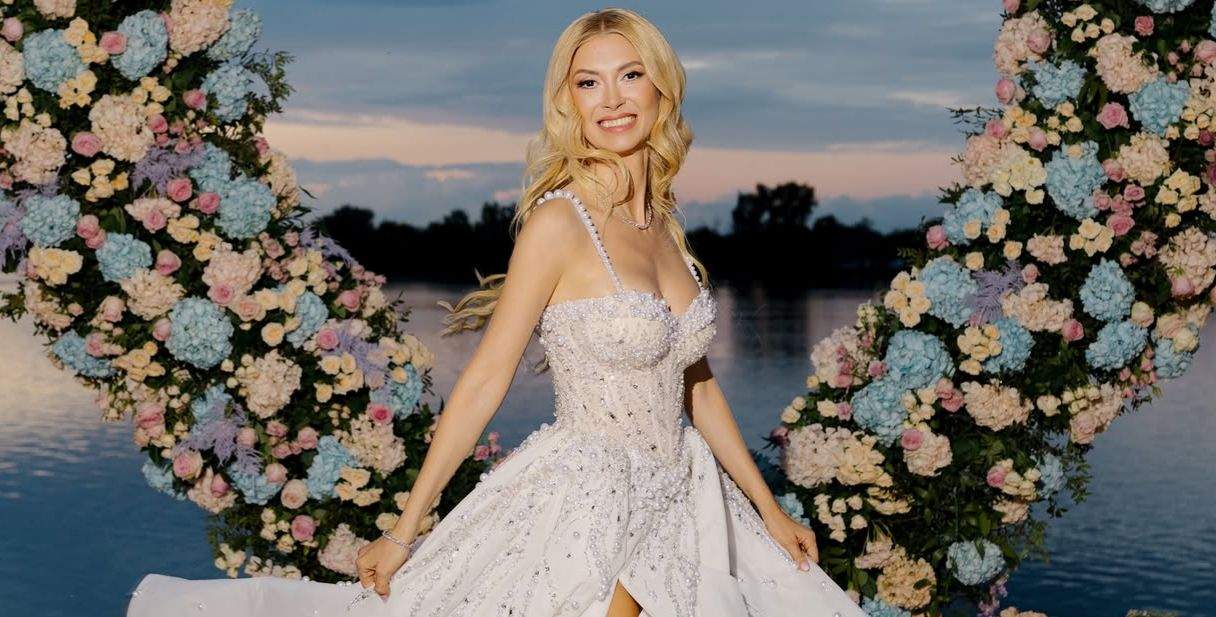 Andreea Bălan, în rochie de mireasă
