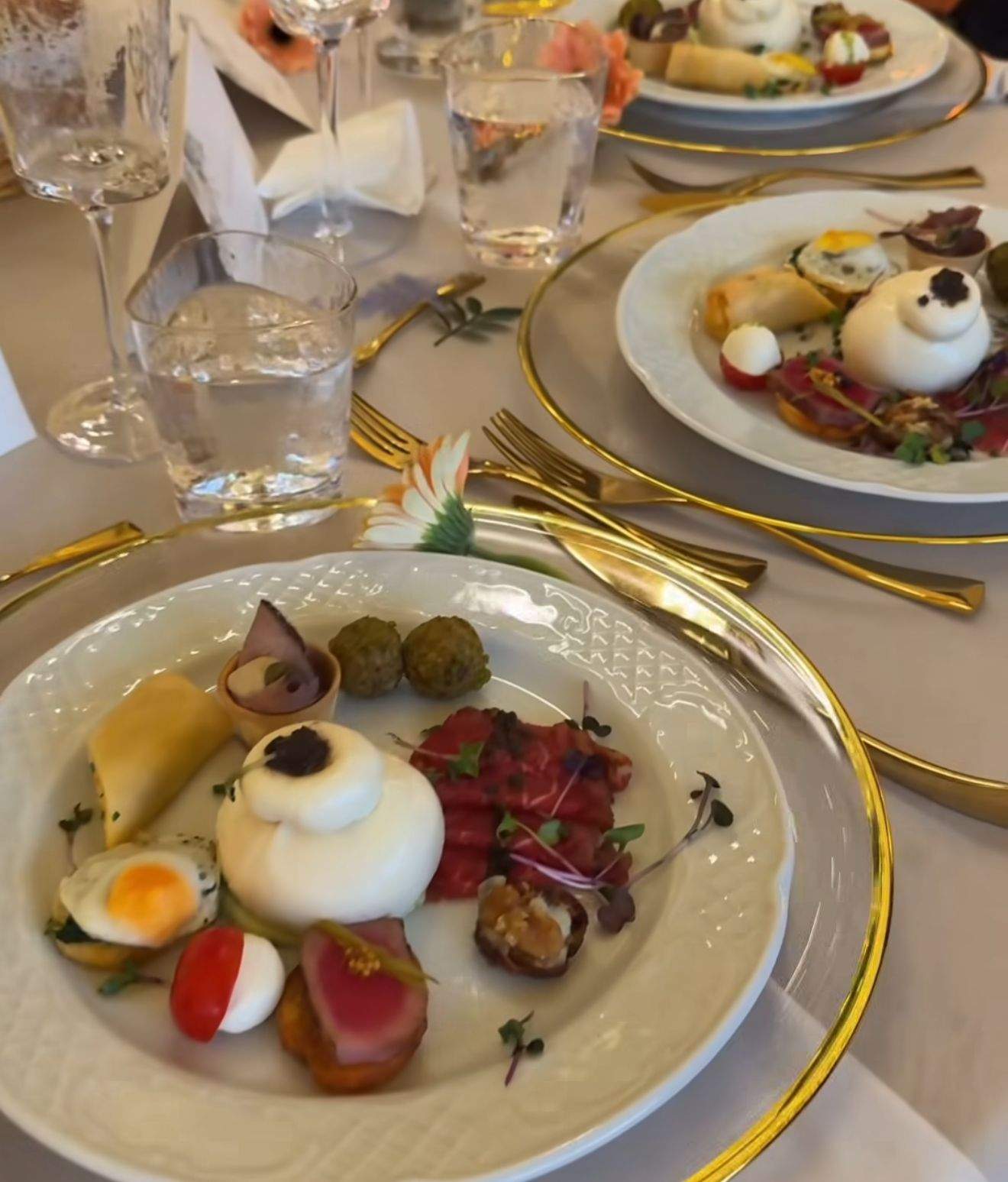 Andreea Bălan a ales un meniu rafinat pentru nuntă! Ce preparate au mâncat invitații