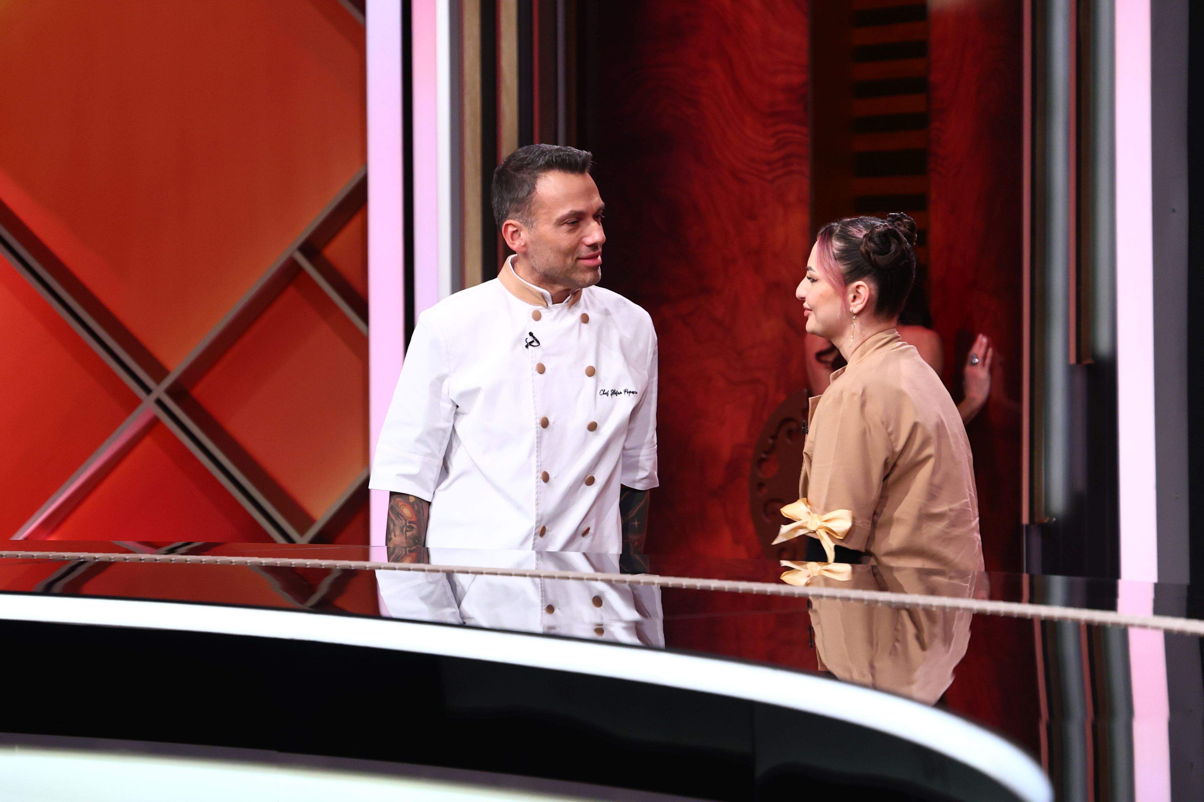 Chefi la cuțite, lider de audiență. Echipa bordo a obținut aseară o nouă victorie. Provocare dură diseară: Chefii își impun unii altora combinații grele de ingrediente