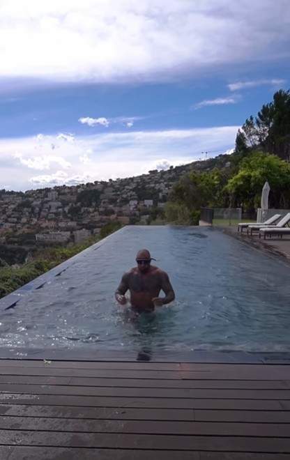 Alex Bodi s-a întors în locația lui preferată de pe Coasta de Azur. Cum arată vila spectaculoasă cu infinity pool