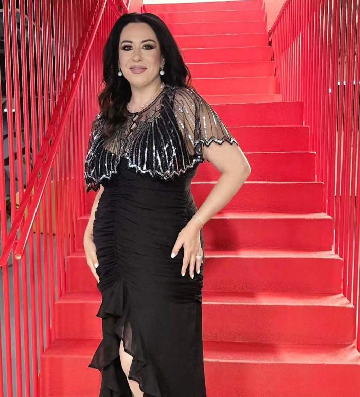 Oana Roman poarta o rochie de culoare neagra