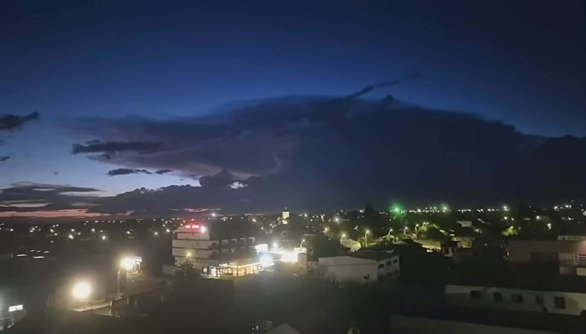 tunete și fulgere