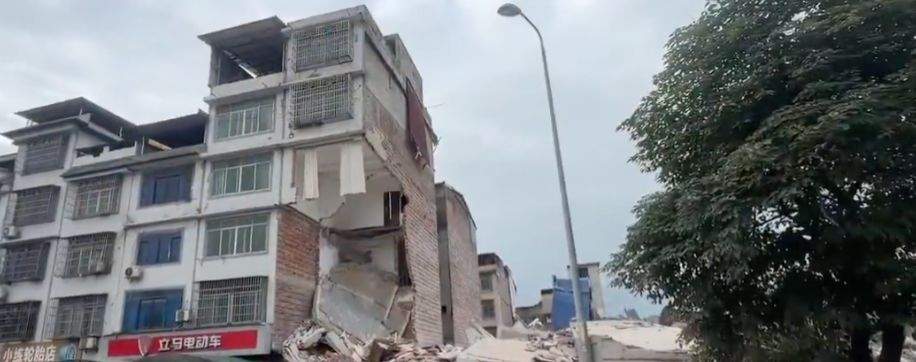 Locul afectat de cutremur