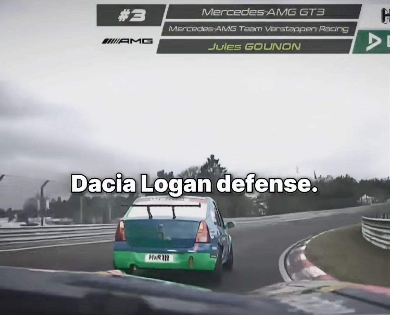 Imagini virale cu Dacia care i-a luat fața lui Max Verstappen. Cum arată mașina care a atras privirile pe un circuit celebru