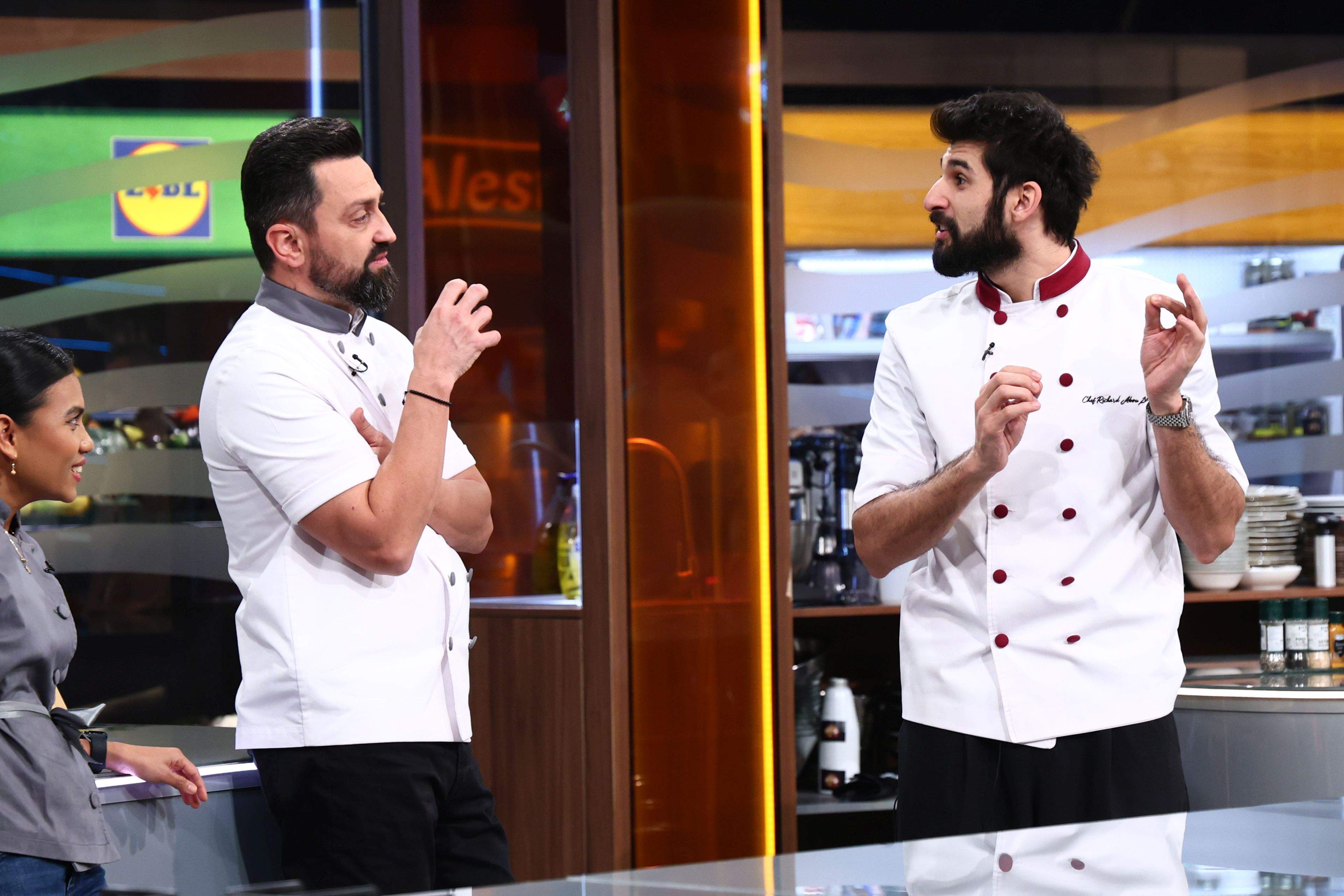 Confruntare memorabilă, diseară, la Chefi la cuțite: concurenții gătesc legați la mâini într-o bătălie culinară cu rețete virale din filme celebre