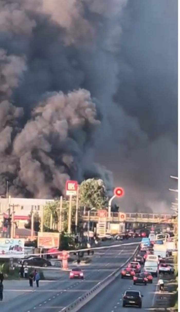 LIVE UPDATE. Incendiu puternic în București! S-a emis Ro Alert