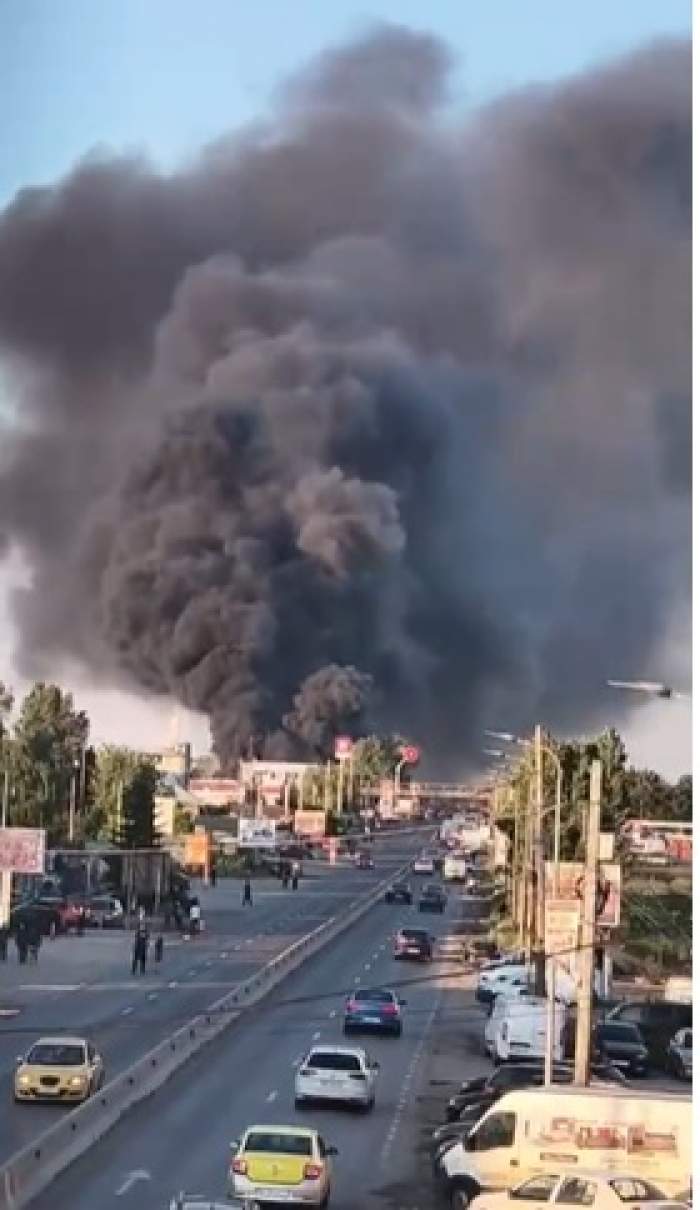 LIVE UPDATE. Incendiu puternic în București! S-a emis Ro Alert
