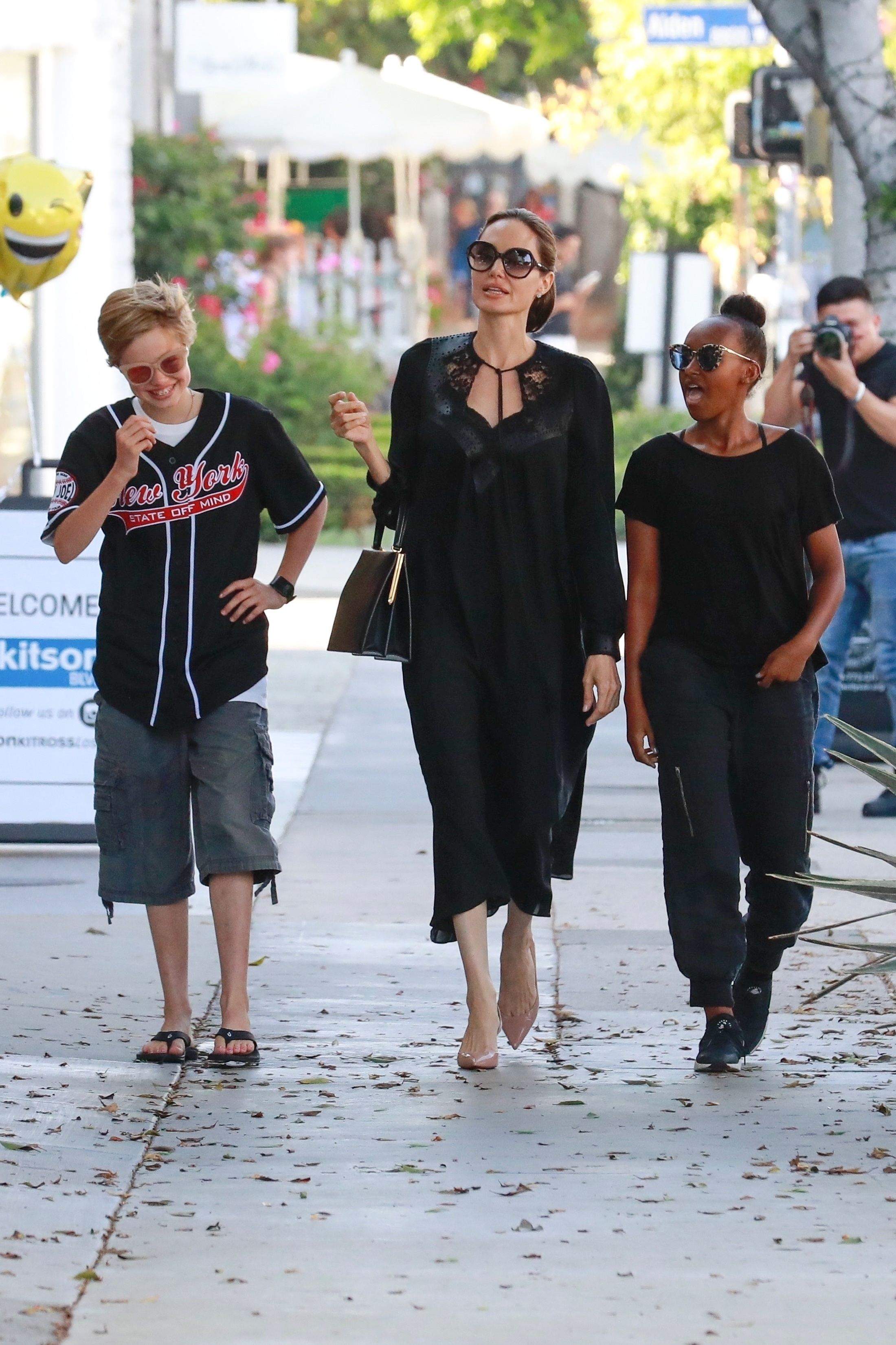 Angelina Jolie și copiii