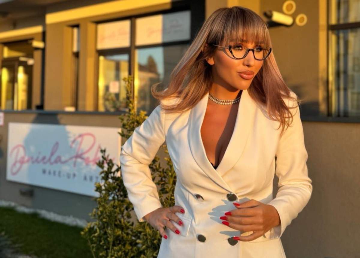 dana roba in sacou alb