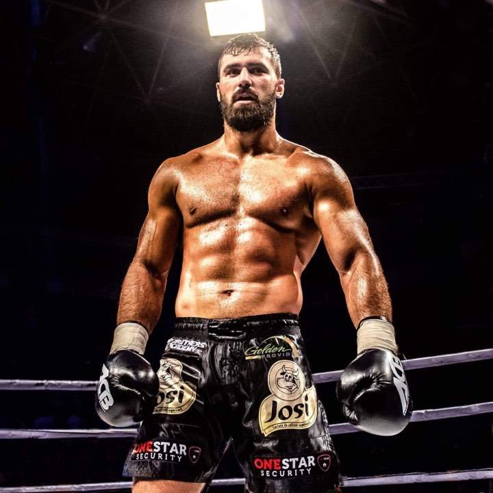Andrei Stoica in ring