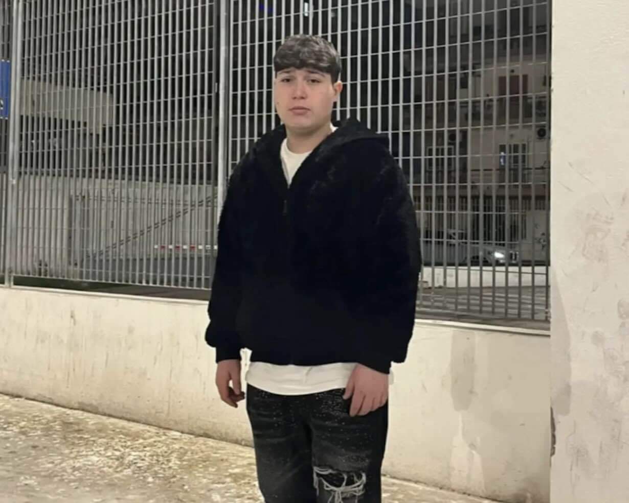 Un băiat de 16 ani a murit la câteva minute după ce a mâncat o înghețată. Adolescentul ieșise în oraș cu prietenii 