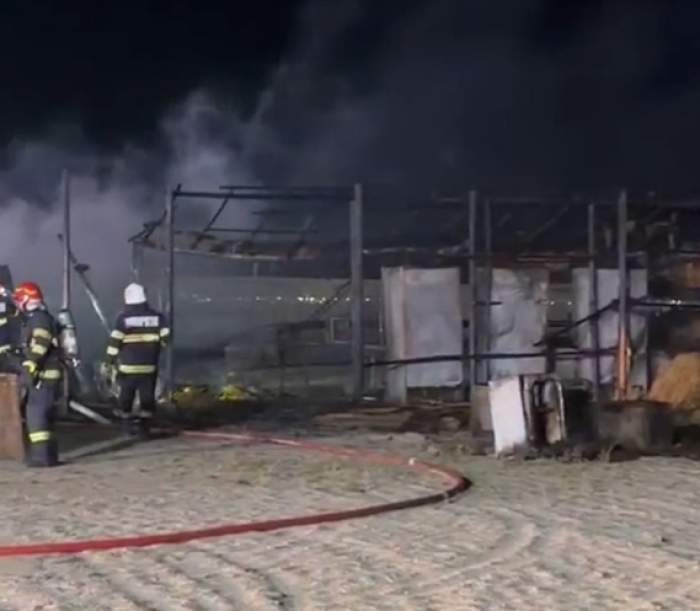 Incendiu puternic în Mamaia! Arde un celebru beach bar 