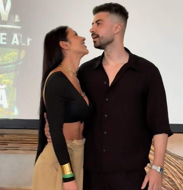 Steve Ant și noua iubită, extrem de apropiați