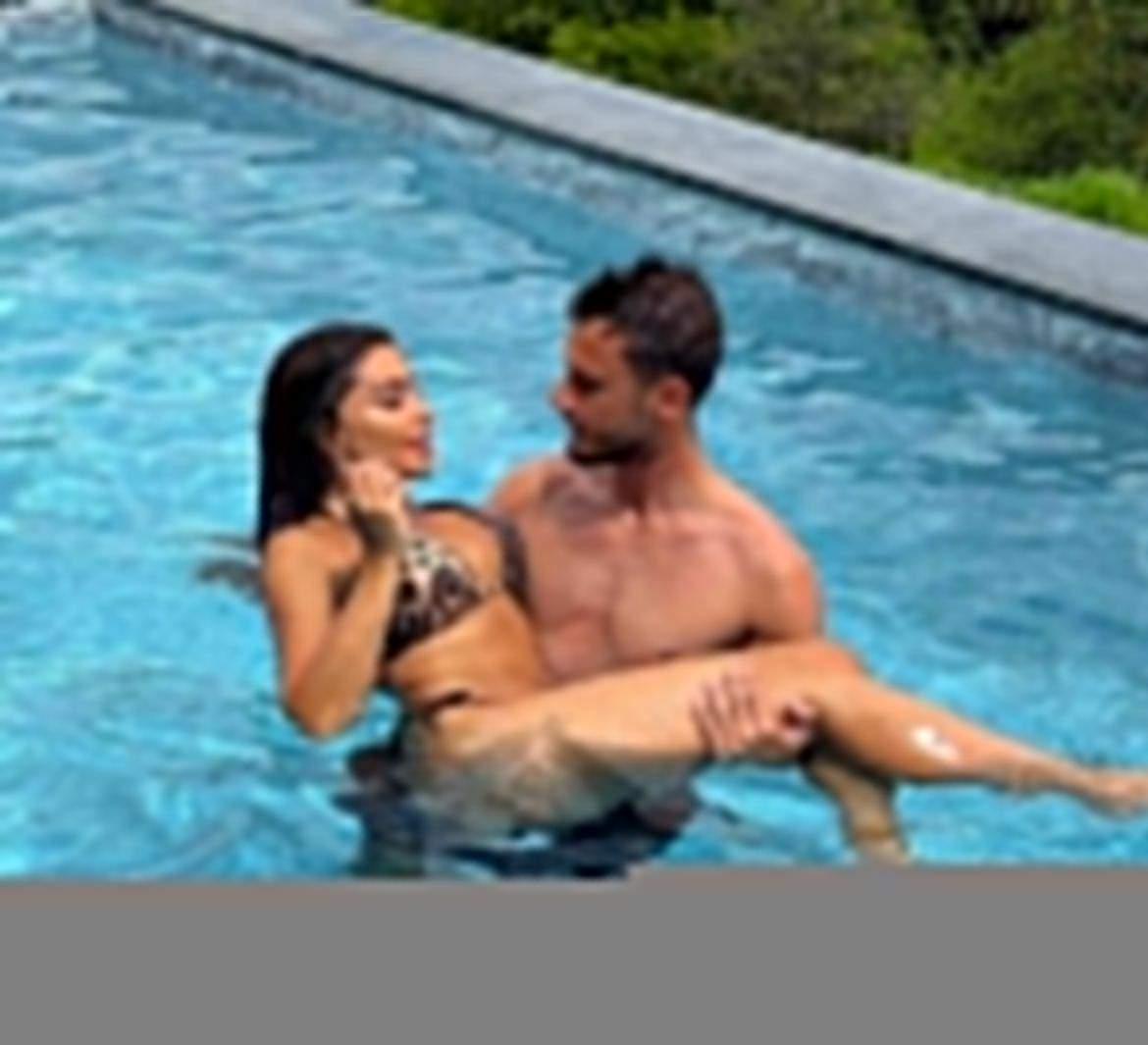 Cele mai hot imagini cu Elena Ionescu și iubitul cu 13 ani mai tânăr! În ce ipostaze s-au fotografiat cei doi