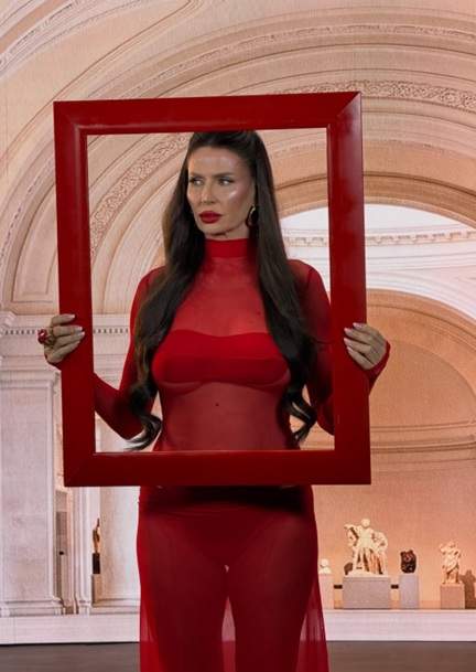 Andreea Banică s-a facut brunetă! Cum arată vedeta