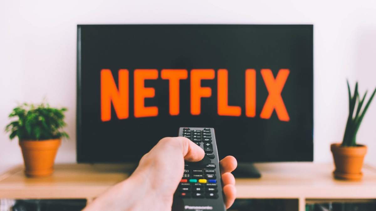 (P) Strălucire Demnă de un Maraton: 8 Cele Mai Bune Seriale Netflix din Ultimii 5 Ani