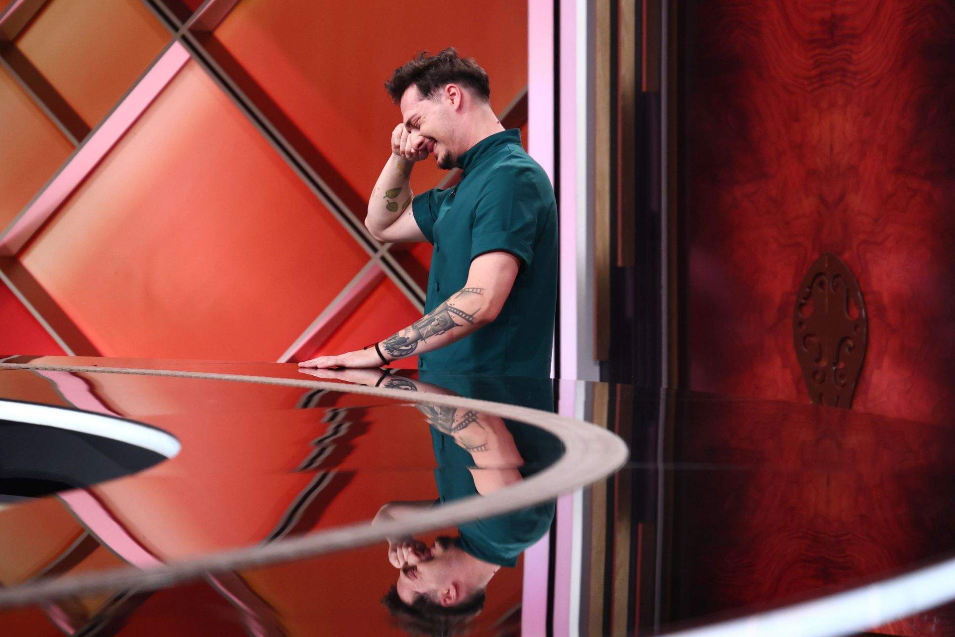 Record de audiență cu ediția Chefi la cuțite de ieri, care a stabilit semifinaliștii. Tunicile bej, conduse de Chef Ștefan, au intrat primele în Semifinală, câștigând ultimul battle