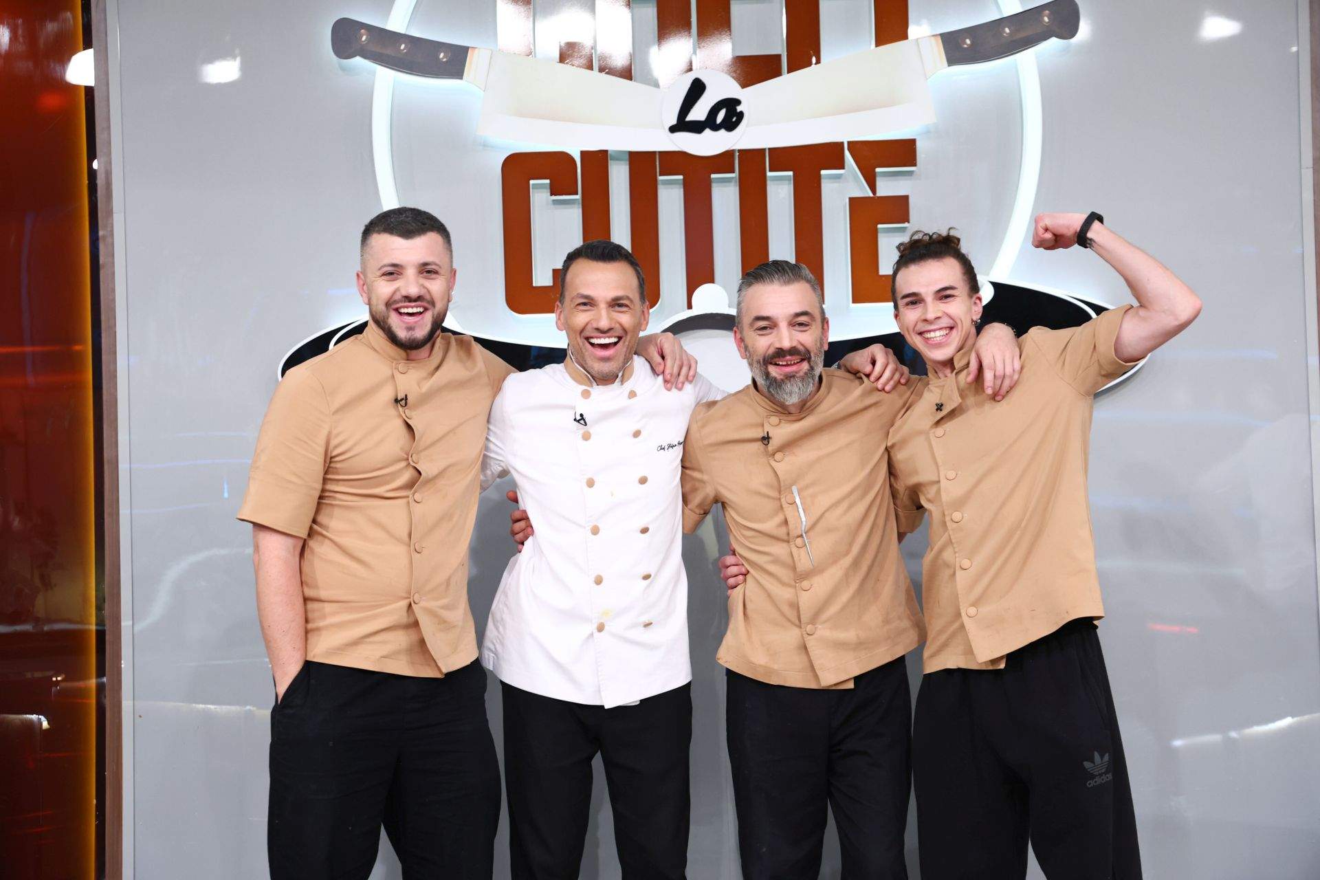 Record de audiență cu ediția Chefi la cuțite de ieri, care a stabilit semifinaliștii. Tunicile bej, conduse de Chef Ștefan, au intrat primele în Semifinală, câștigând ultimul battle
