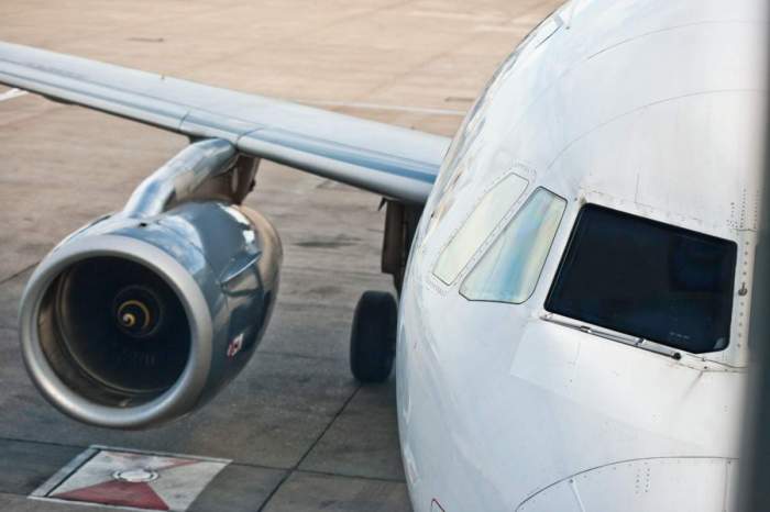 Avion, pe pistă