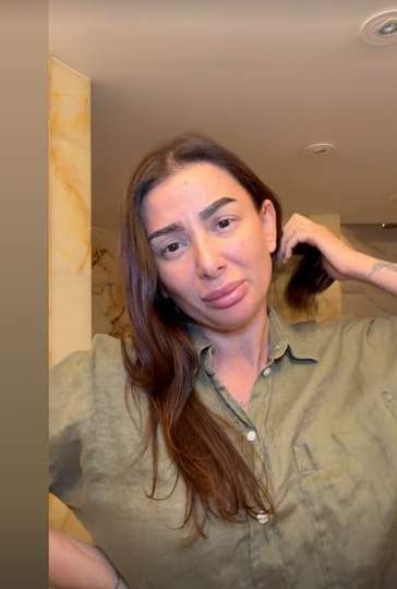 Influenceriță din România, mutată în America, anunț șocant: “Mi-a descoperit alunițe cancerigene!”