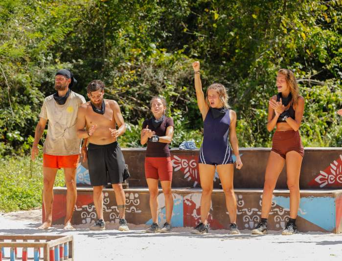 O nouă luptă pentru Imunitate în această seară și o veste surprinzătoare pentru concurenți, la Survivor: ”la următorul Duel, una dintre fete va părăsi competiția”