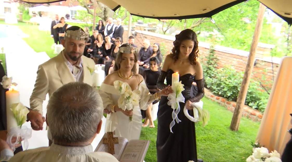 Imagini superbe de la cununia religioasă a Francescăi și a lui Cristi de la Insula iubirii. Cum se simte șatena, însărcinată pentru prima dată